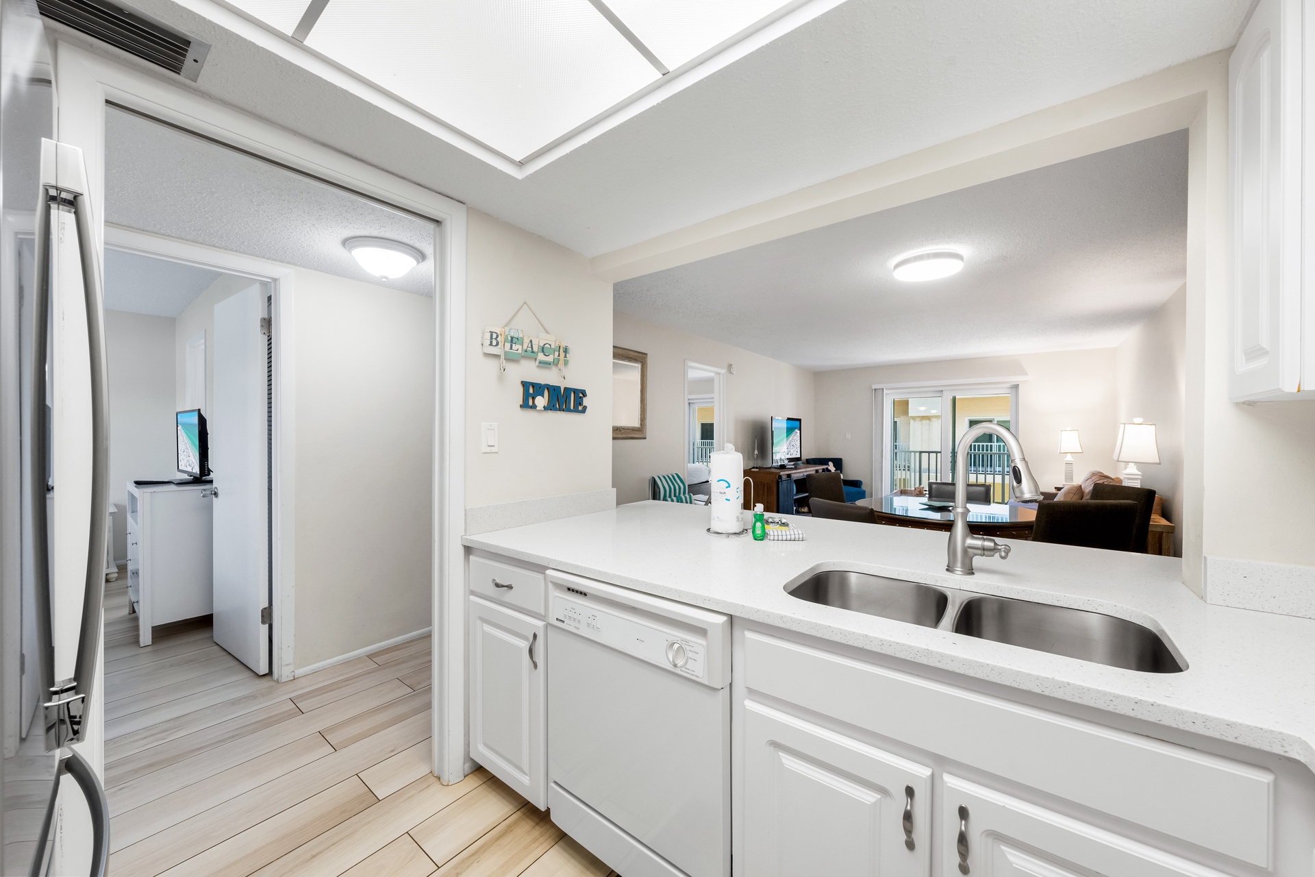 Palm Bay Club - 343 Bayside | Photo 13