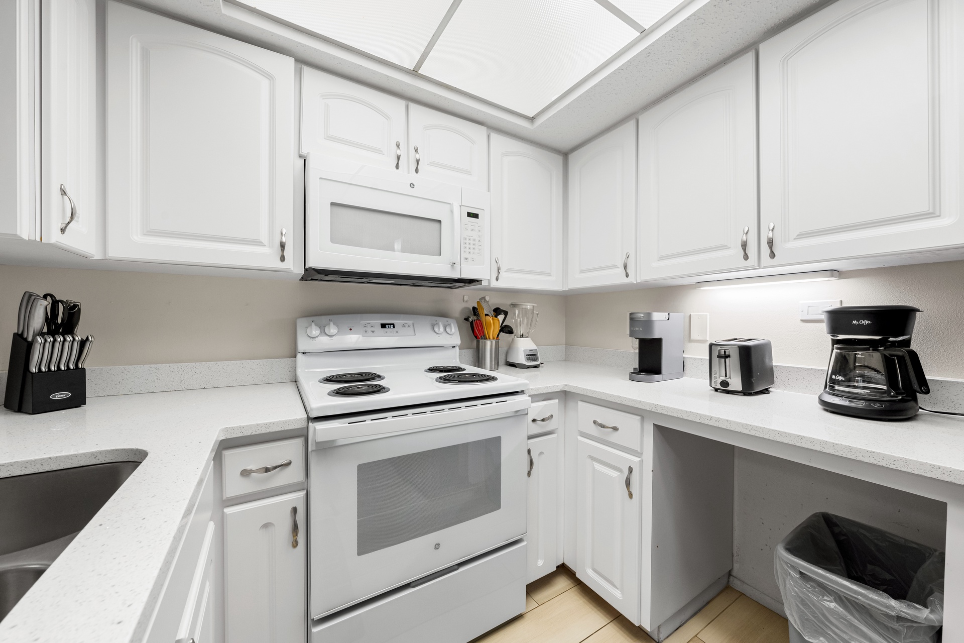 Palm Bay Club - 343 Bayside | Photo 12