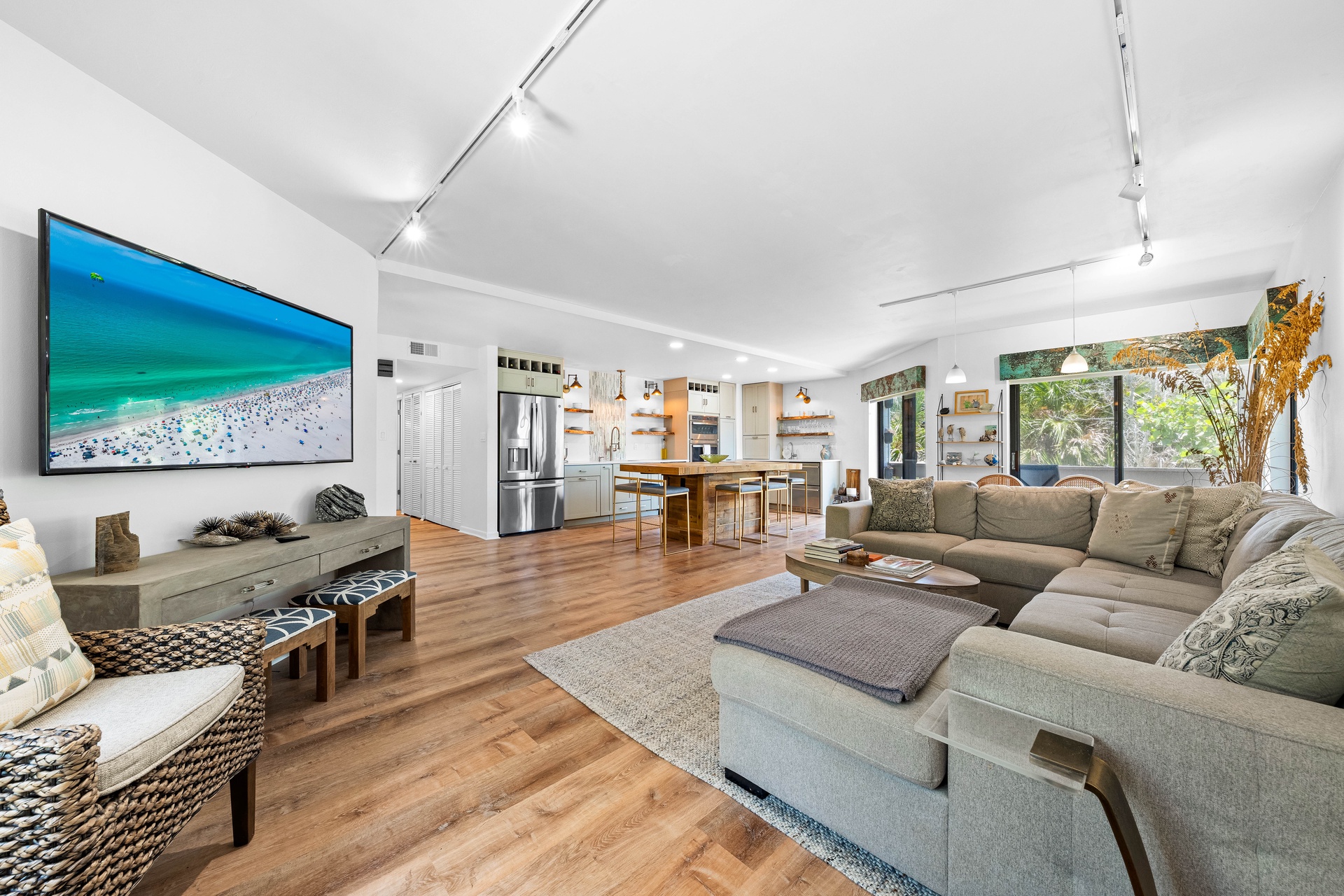 Just Beachy - Unit 3 | Photo 4