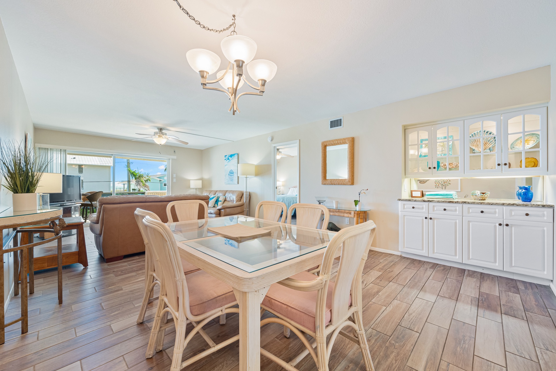 Tivoli by the Sea: 203 | Photo 16