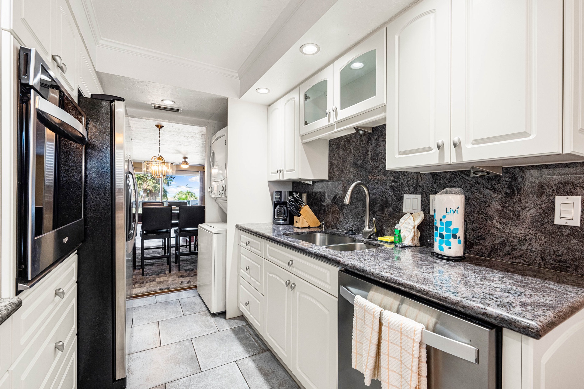 Tivoli by the Sea: 207 | Photo 11