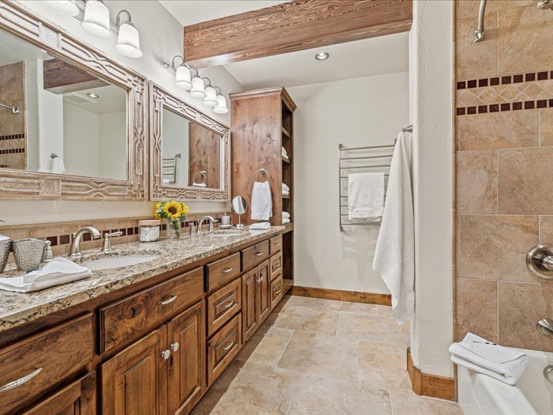 29-1 - 655 E Oatgrass Rd (Interior)