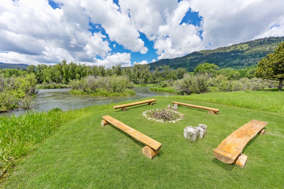 1635 Exterior_JGPhoto-8