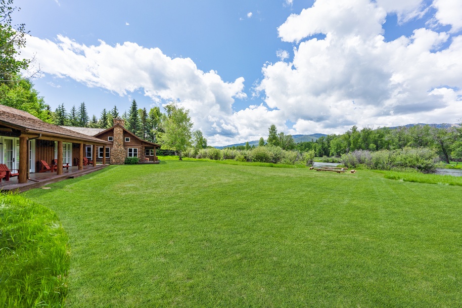 1635 Exterior_JGPhoto-13