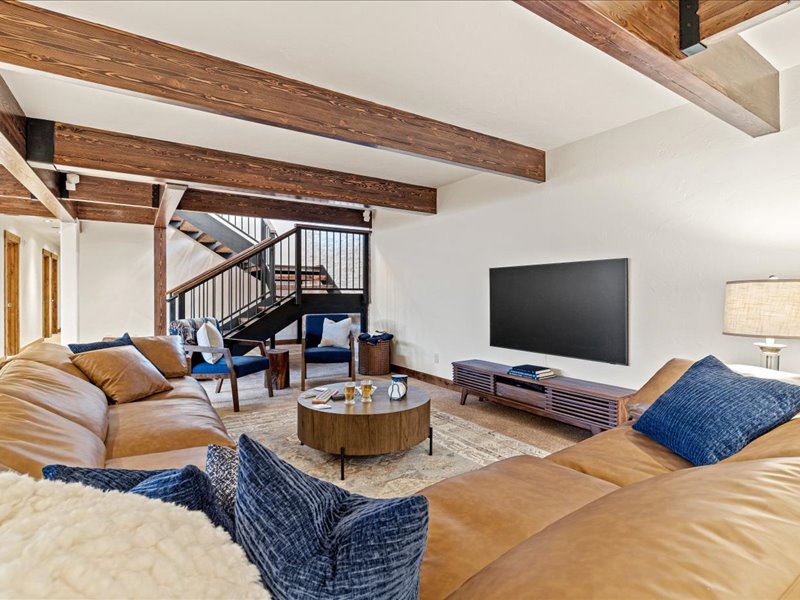 25-8 - 655 E Oatgrass Rd (Interior)