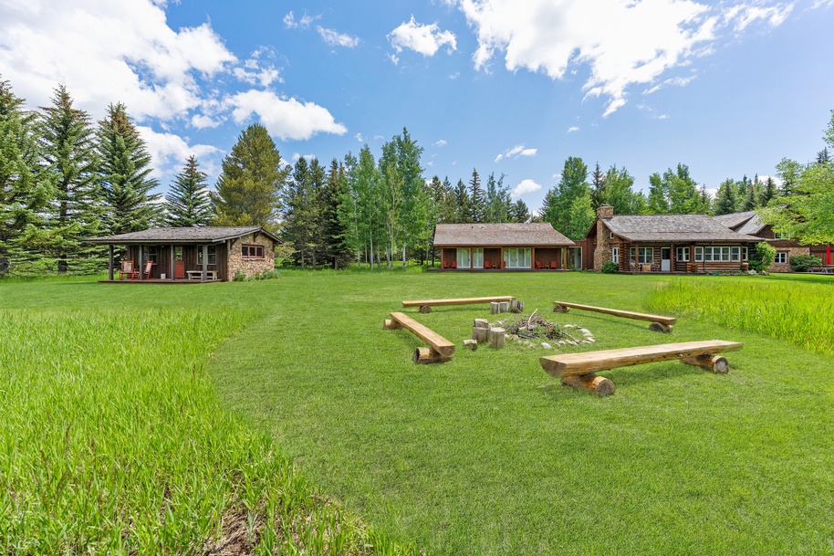 1635 Exterior_JGPhoto-10