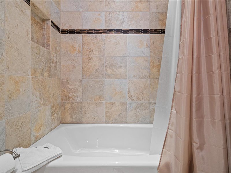 13-20 - 655 E Oatgrass Rd (Interior)