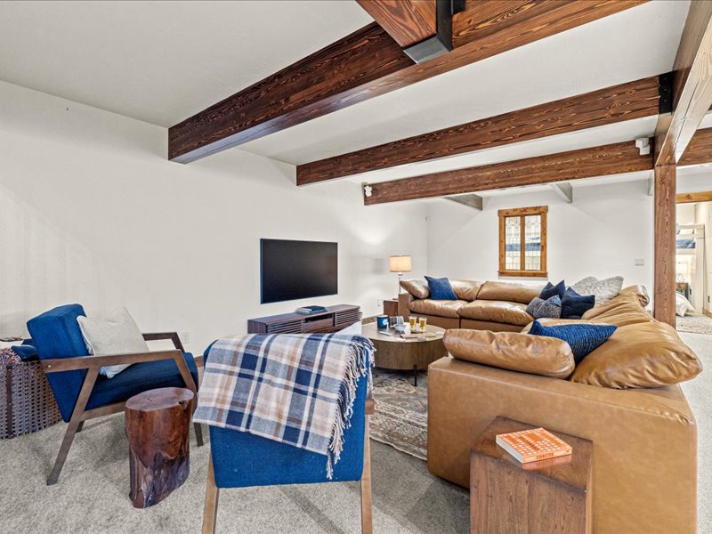 23-9 - 655 E Oatgrass Rd (Interior)