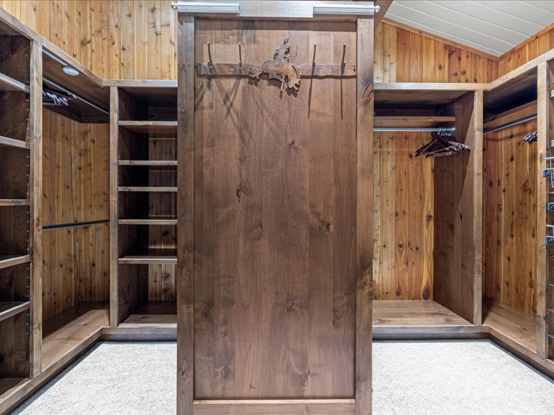 16-16 - 655 E Oatgrass Rd (Interior)