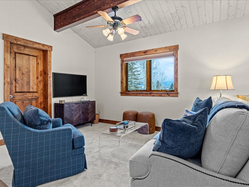 10-22 - 655 E Oatgrass Rd (Interior)