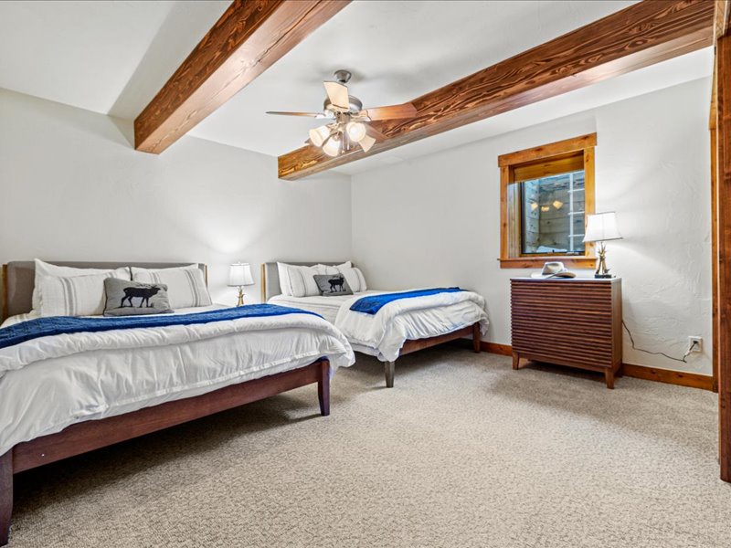 30-3 - 655 E Oatgrass Rd (Interior)