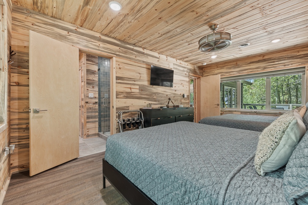 8580 Creek Crossing-2
