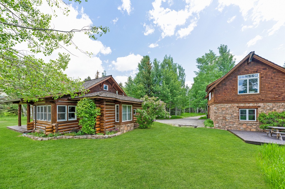 1635 Exterior_JGPhoto-4