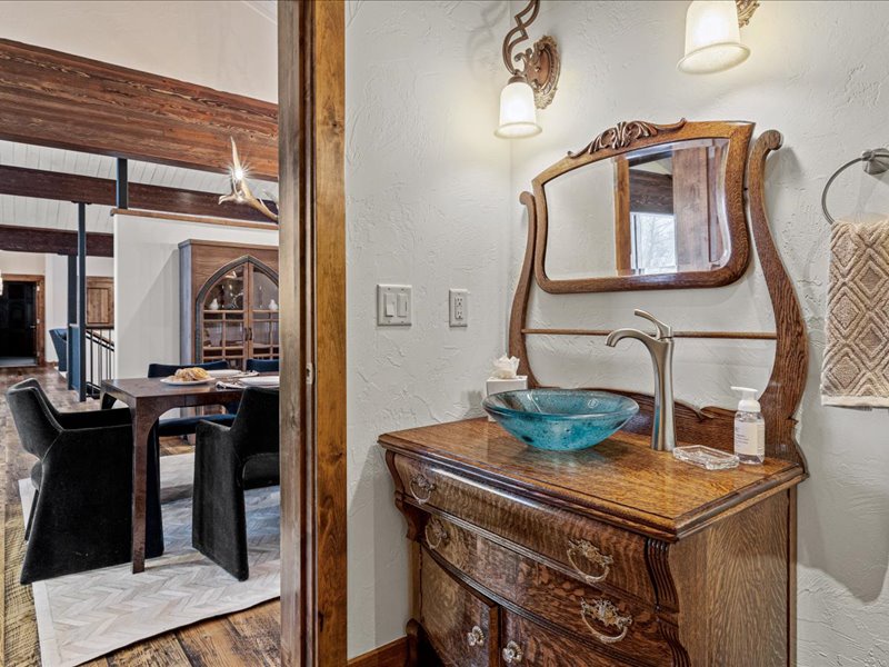 04-28 - 655 E Oatgrass Rd (Interior)