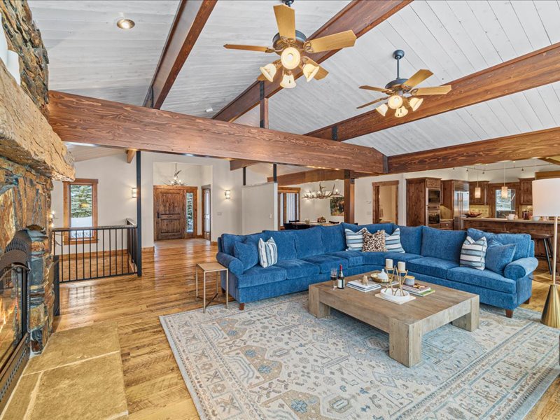 08-23 - 655 E Oatgrass Rd (Interior)