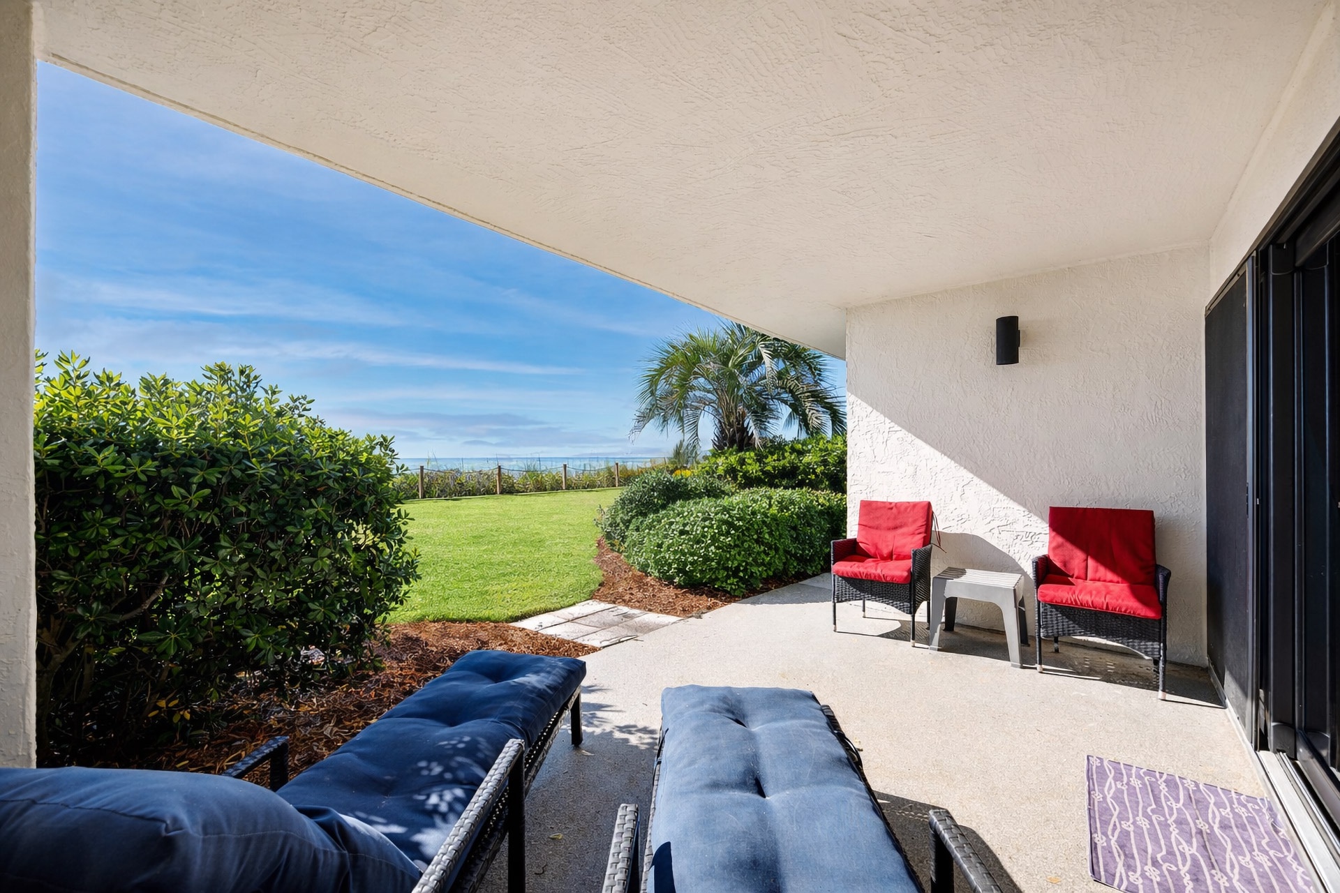 Huntington By The Sea 106 Patio