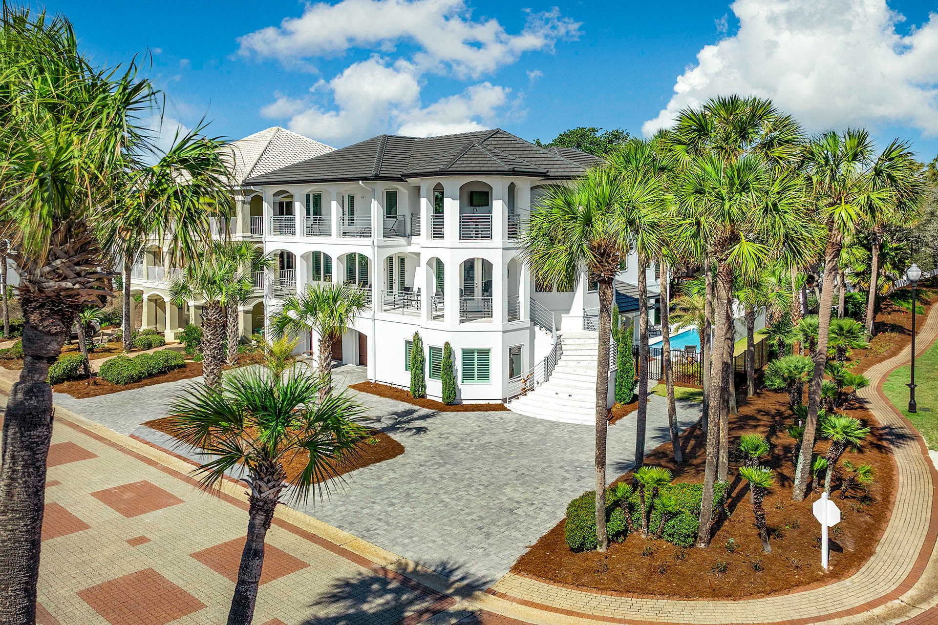 Emerge in Sea Exterior