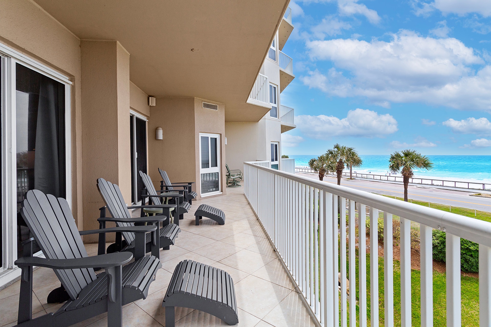 24-Empress-301-Balcony