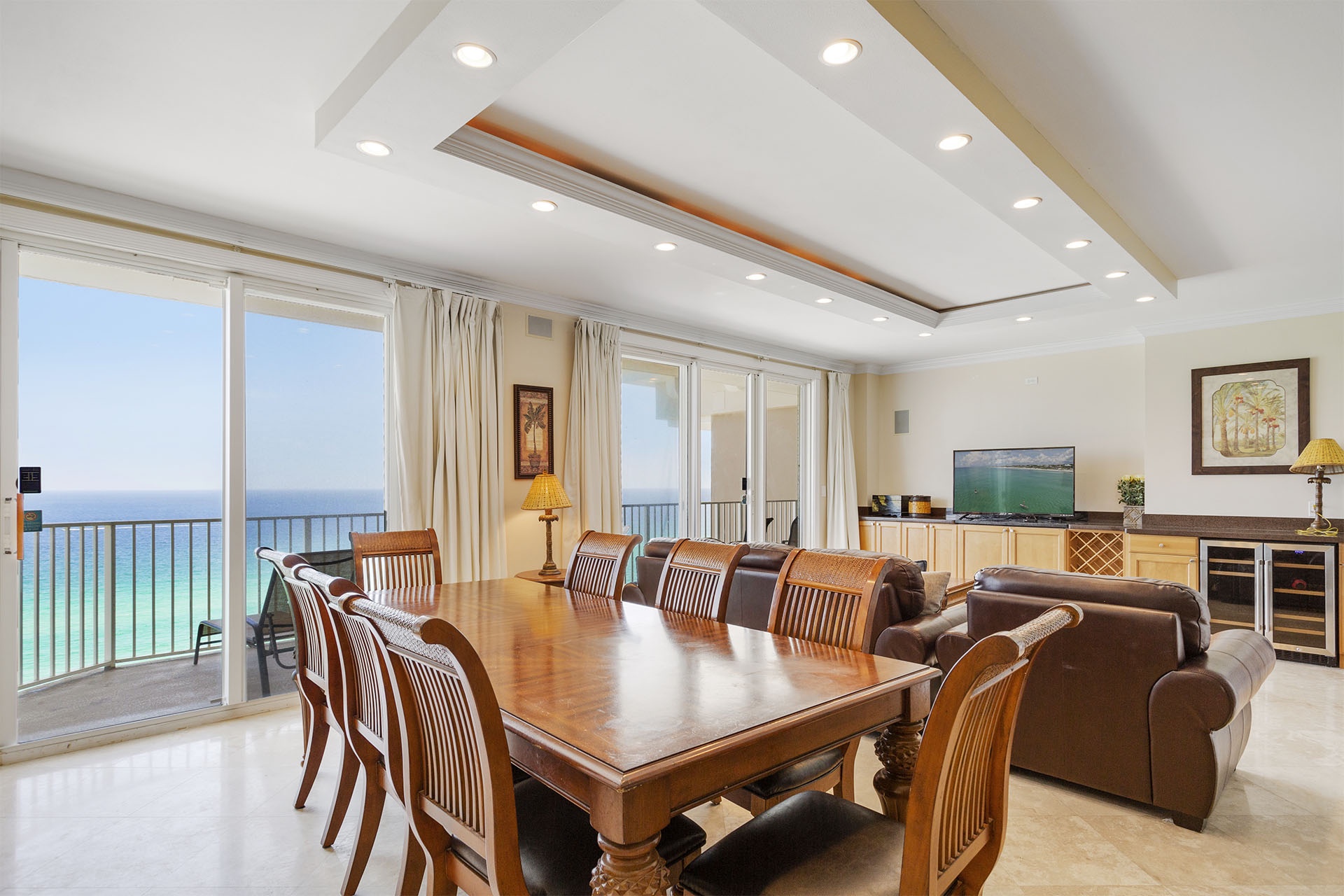 22-Majestic-Sun-1202B-Dining