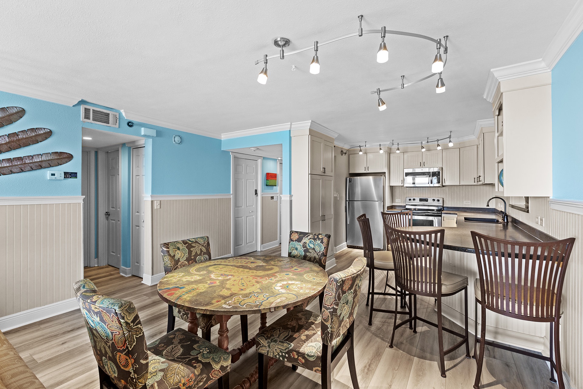 Beachside I 4125 Dining Room