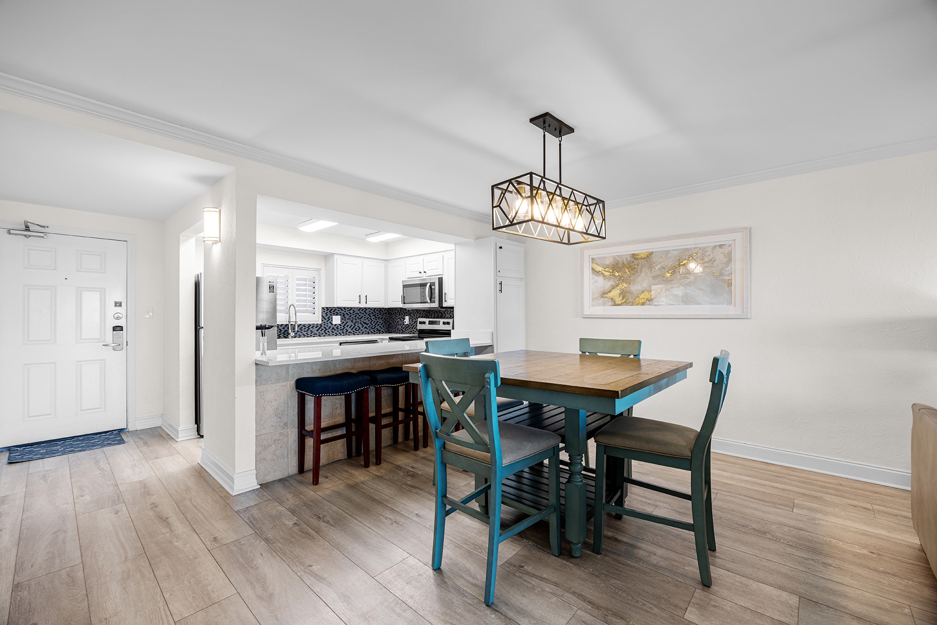 Huntington By The Sea 106 Dining