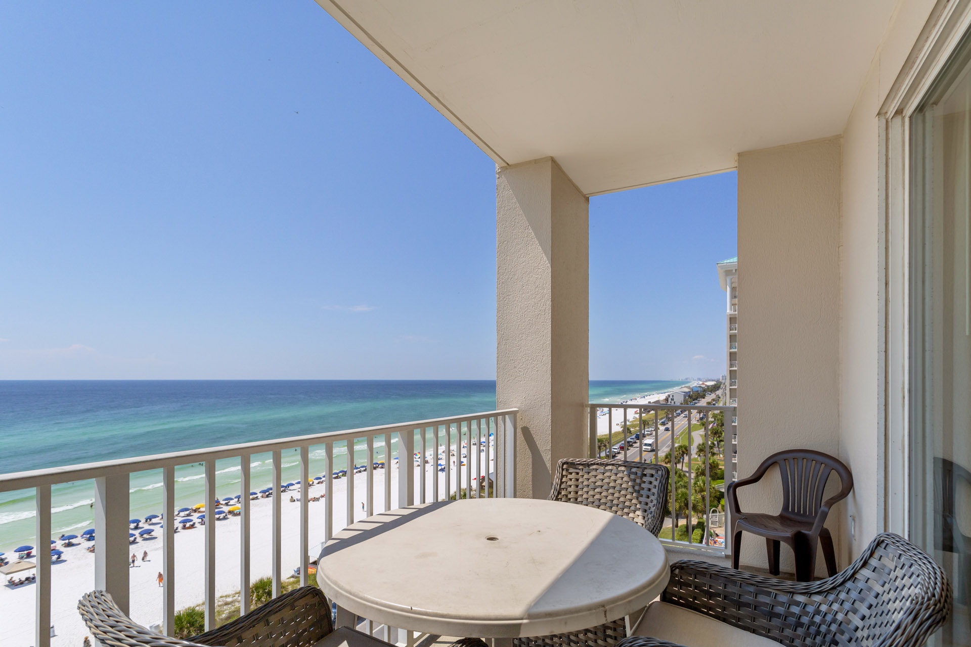 22-Majestic-Sun-709A-Balcony