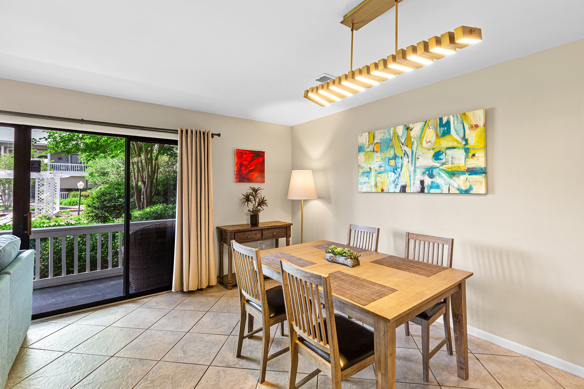 Beachwood Villas 7E Dining