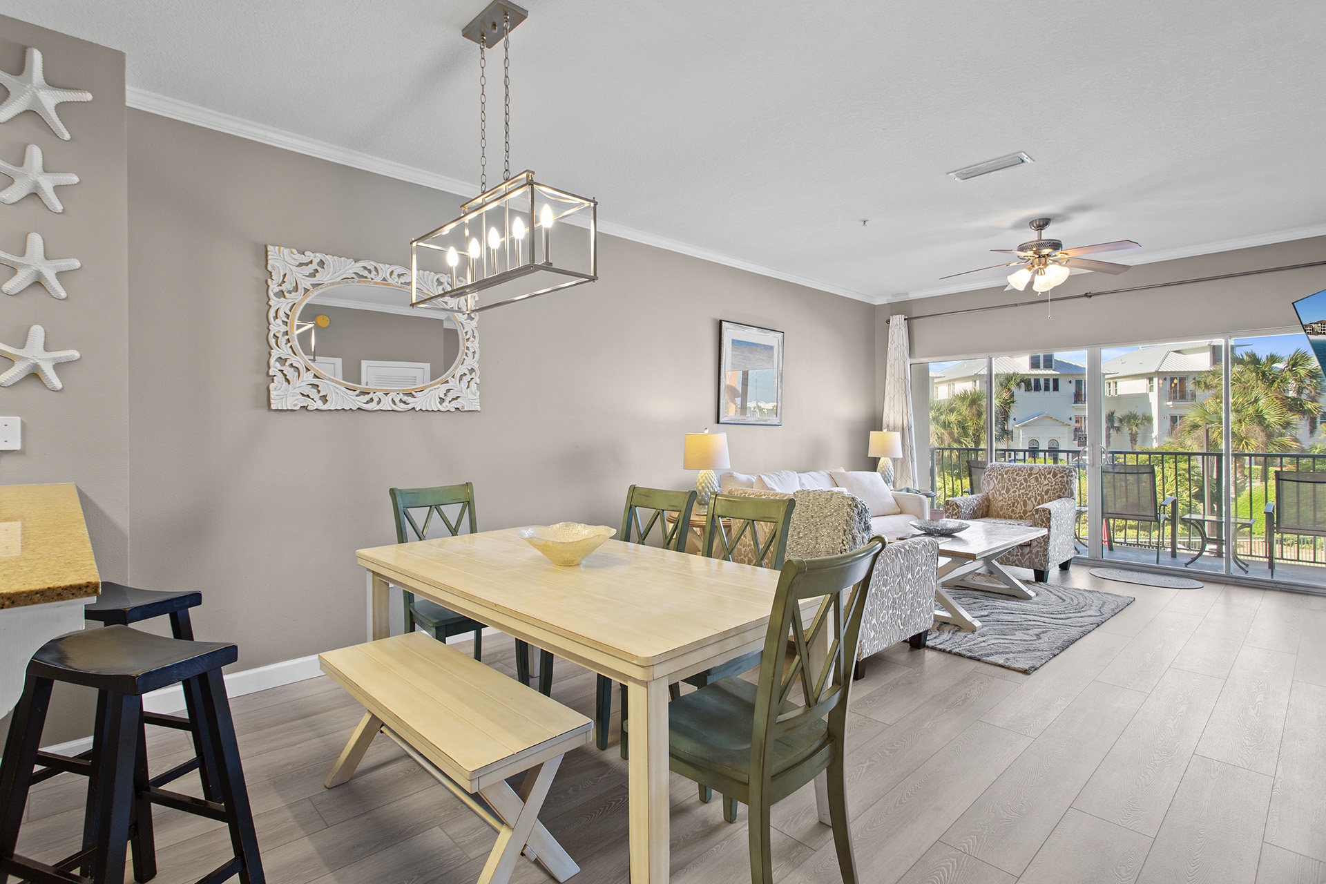 24-Emerald-Waters-206-Dining