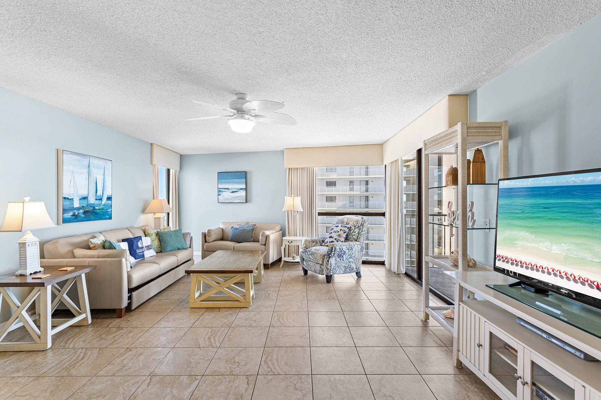 Mainsail 268 Living Room Alt