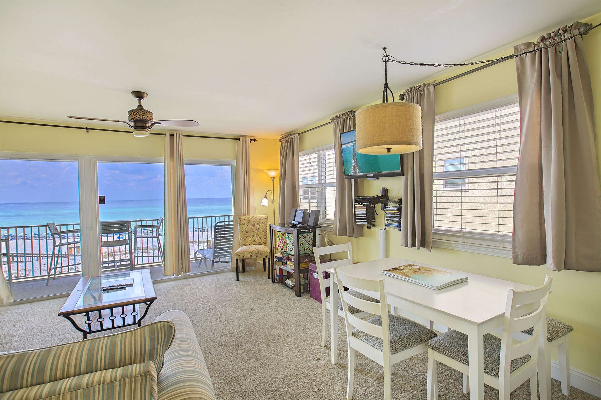 20-Commodores-Retreat-207-Dining