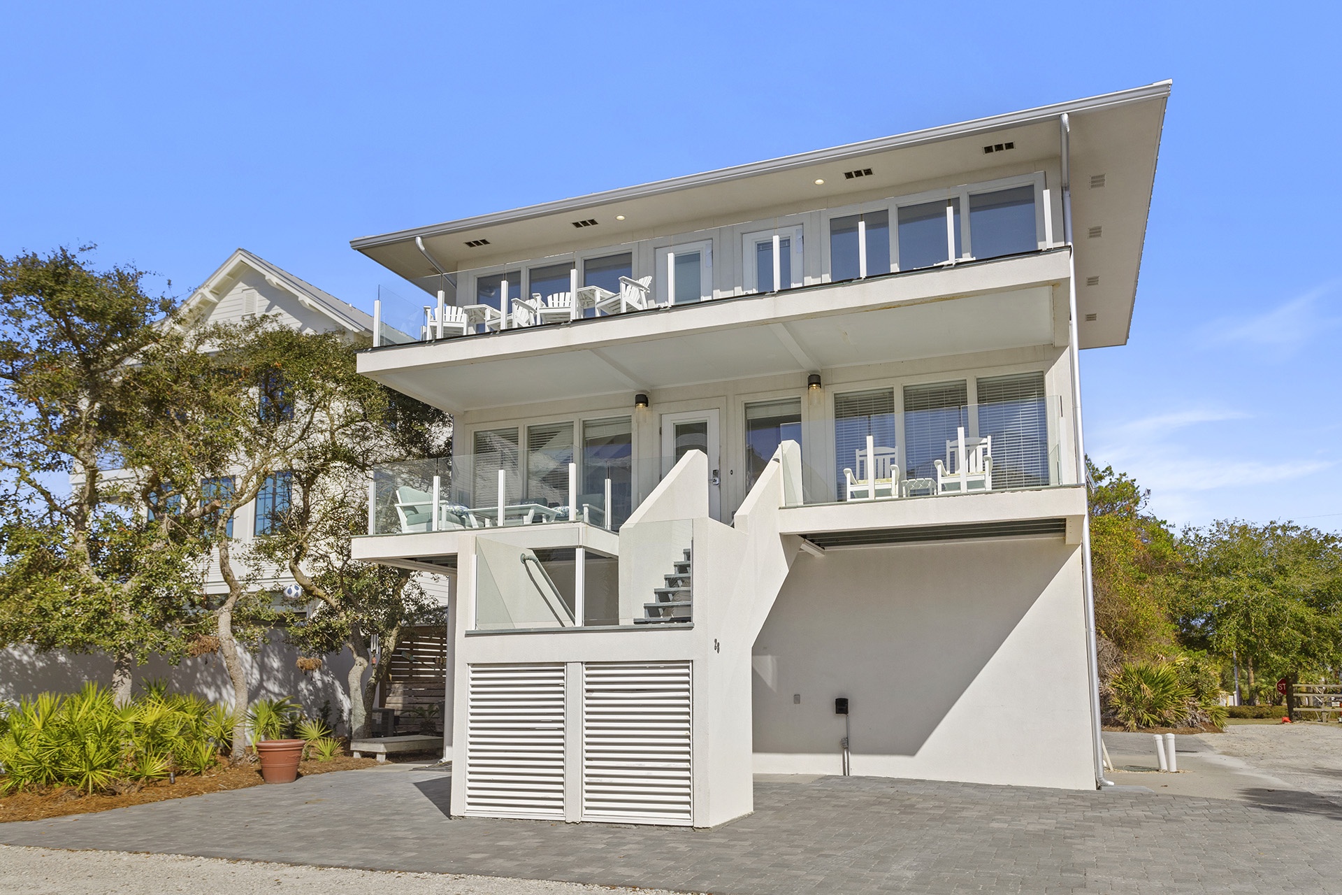 24-Pelican-Place-Exterior