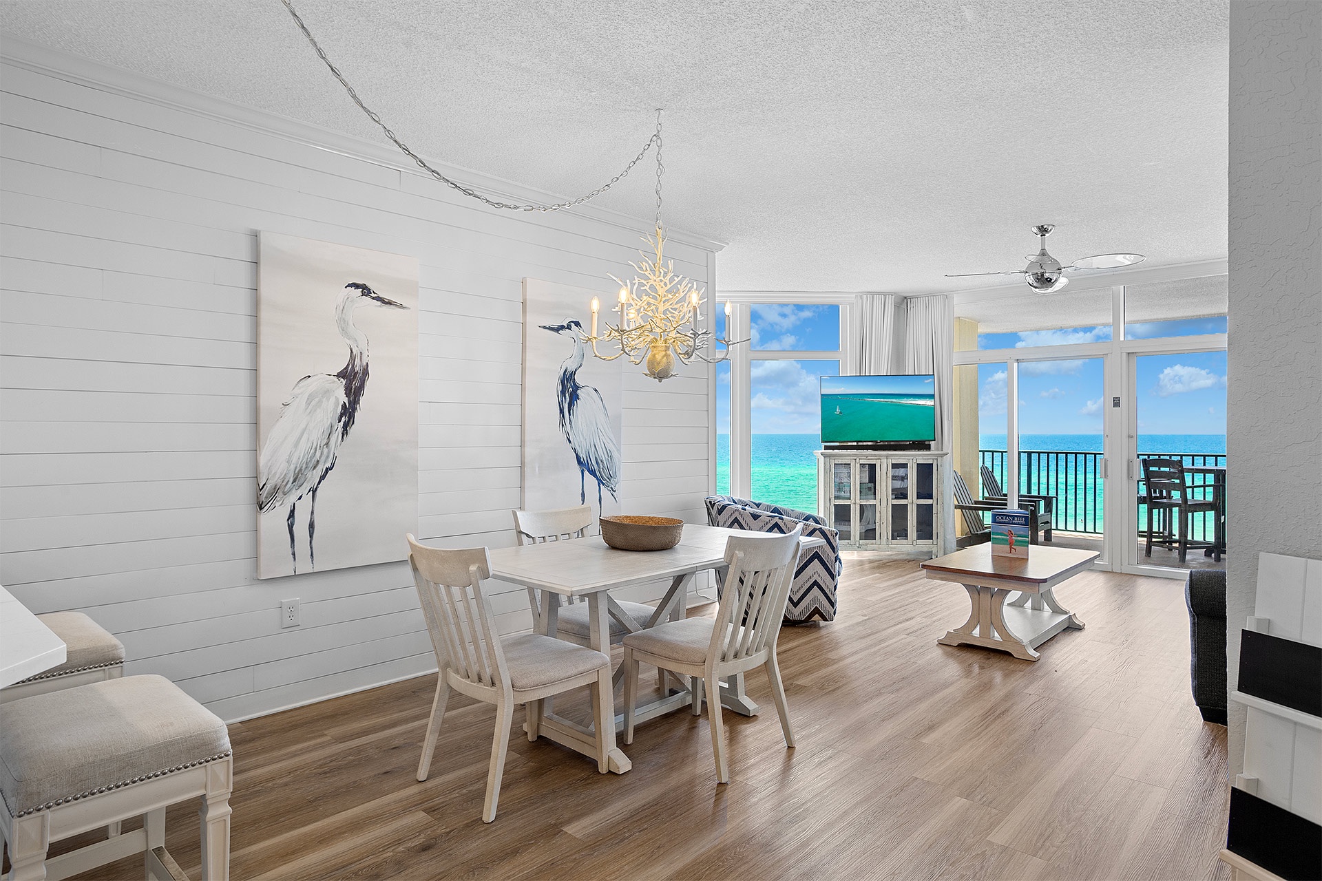 03-Jade-East-Towers-420-Dining