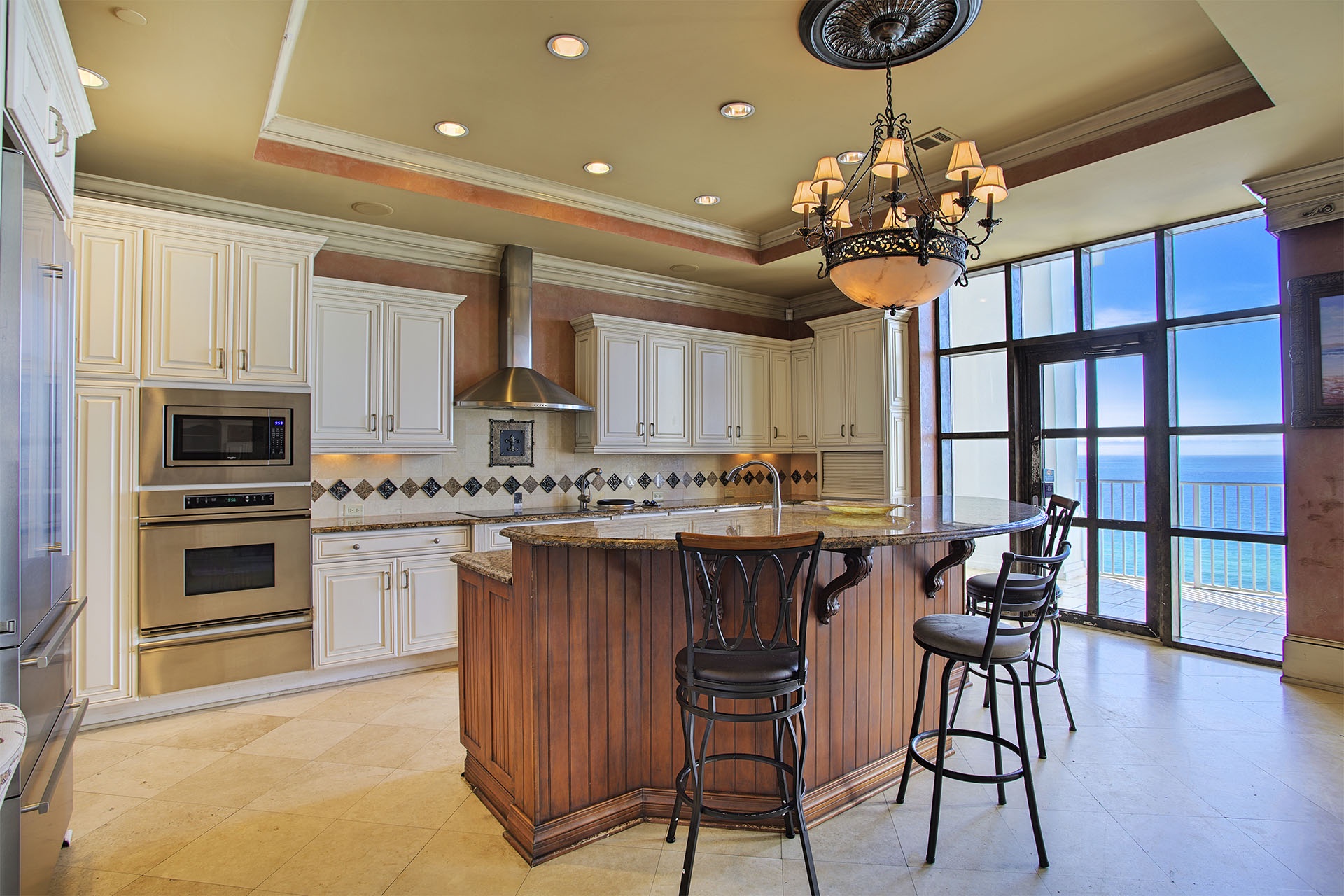 21-Majestic-Sun-Penthouse-1200-Kitchen