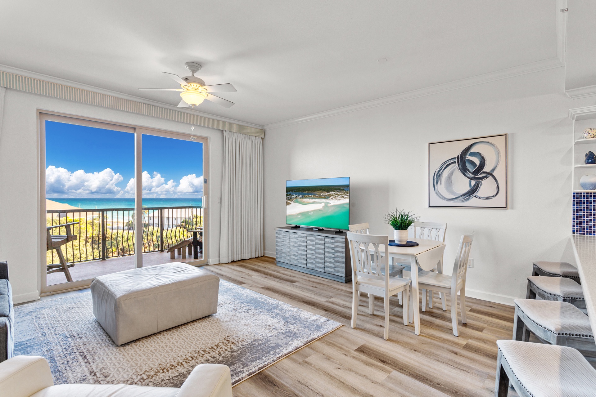 Beach Resort 508 Living Room Alt