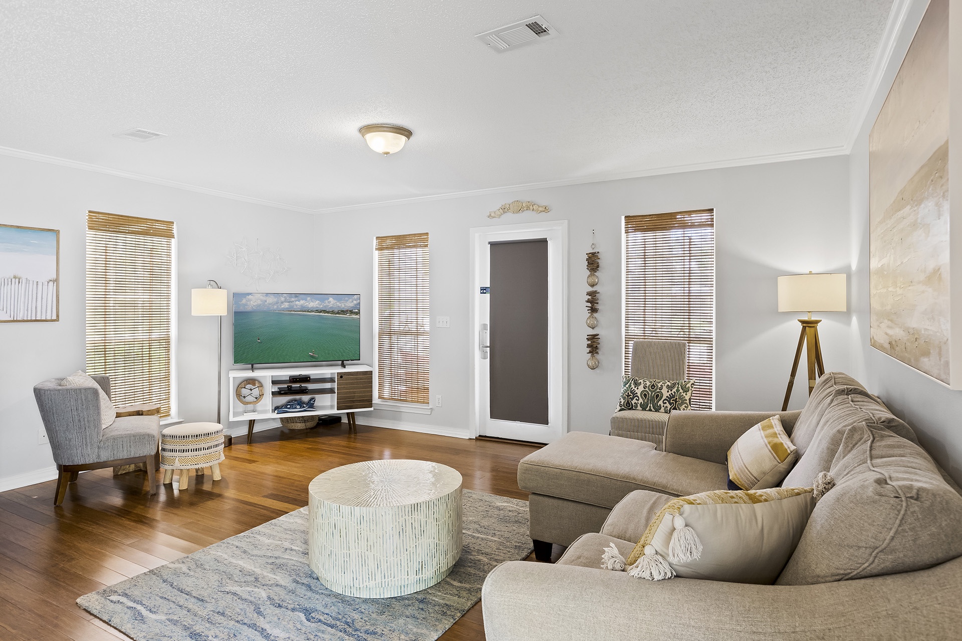 23-Tipsy-Marlin-Living