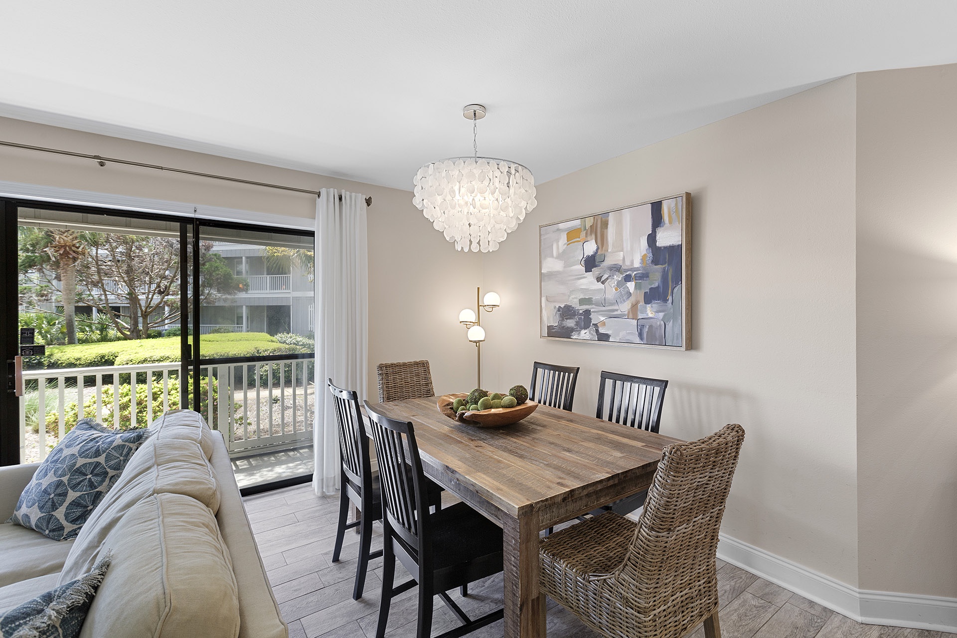 Beachwood Villas 14D Dining