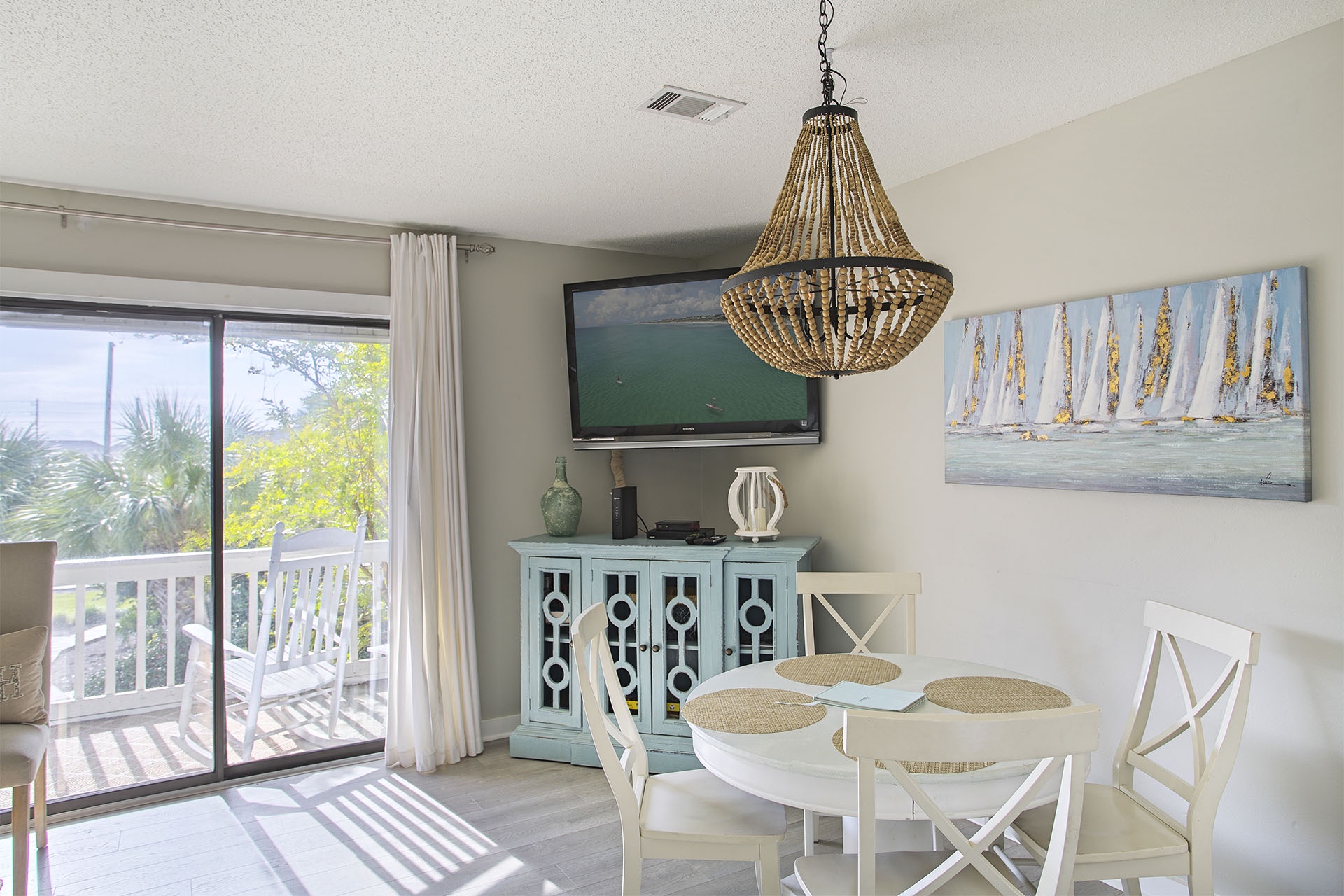 20-Beachwood-Villas-8F-Dining