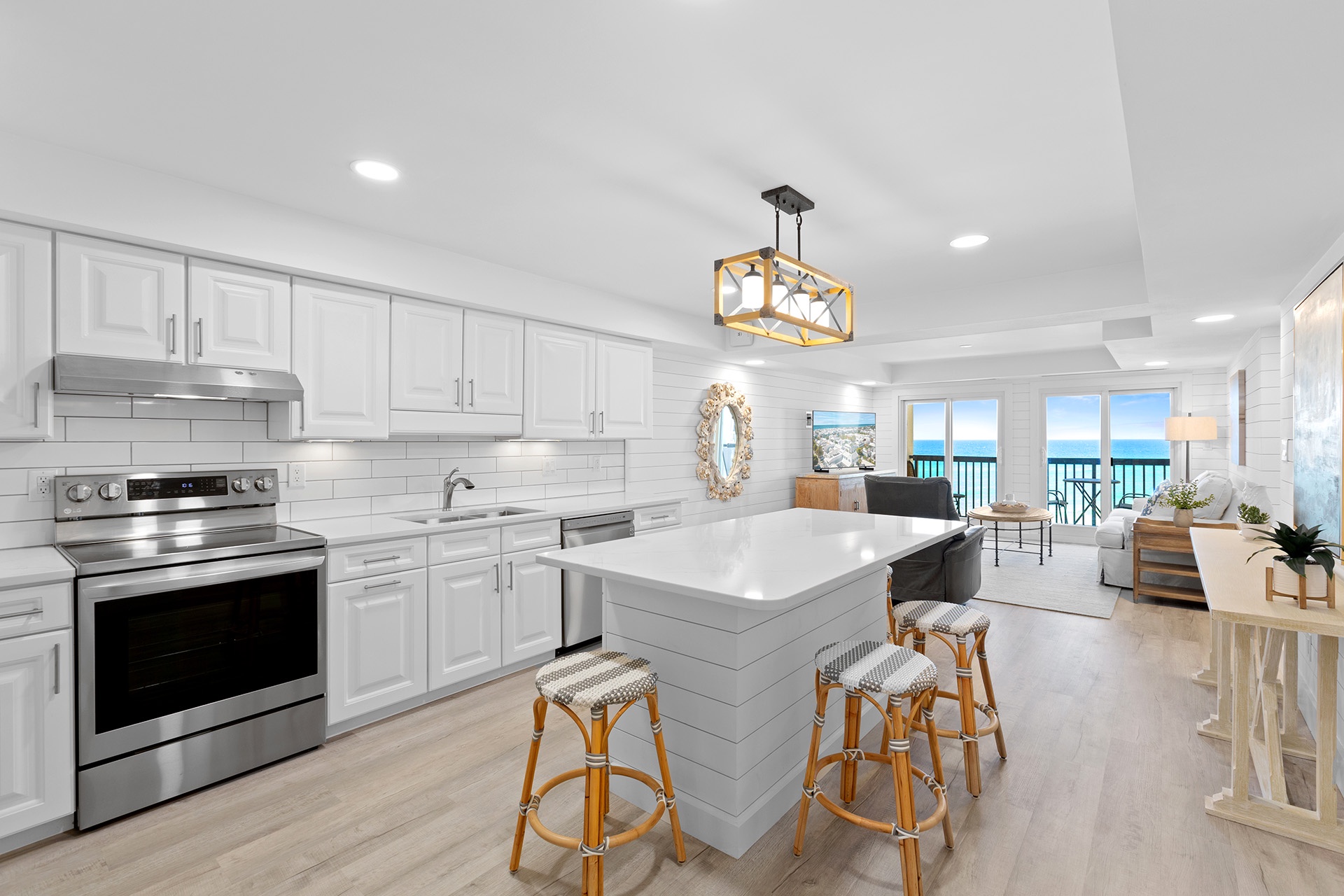 Pinnacle Port C2-501 Kitchen