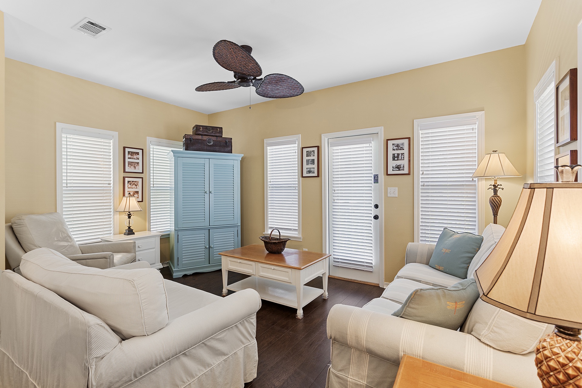 Who Sells Sea Shells Living Room