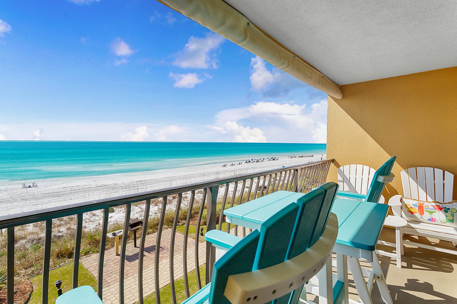 24-Coral-Reef-Club-Balcony