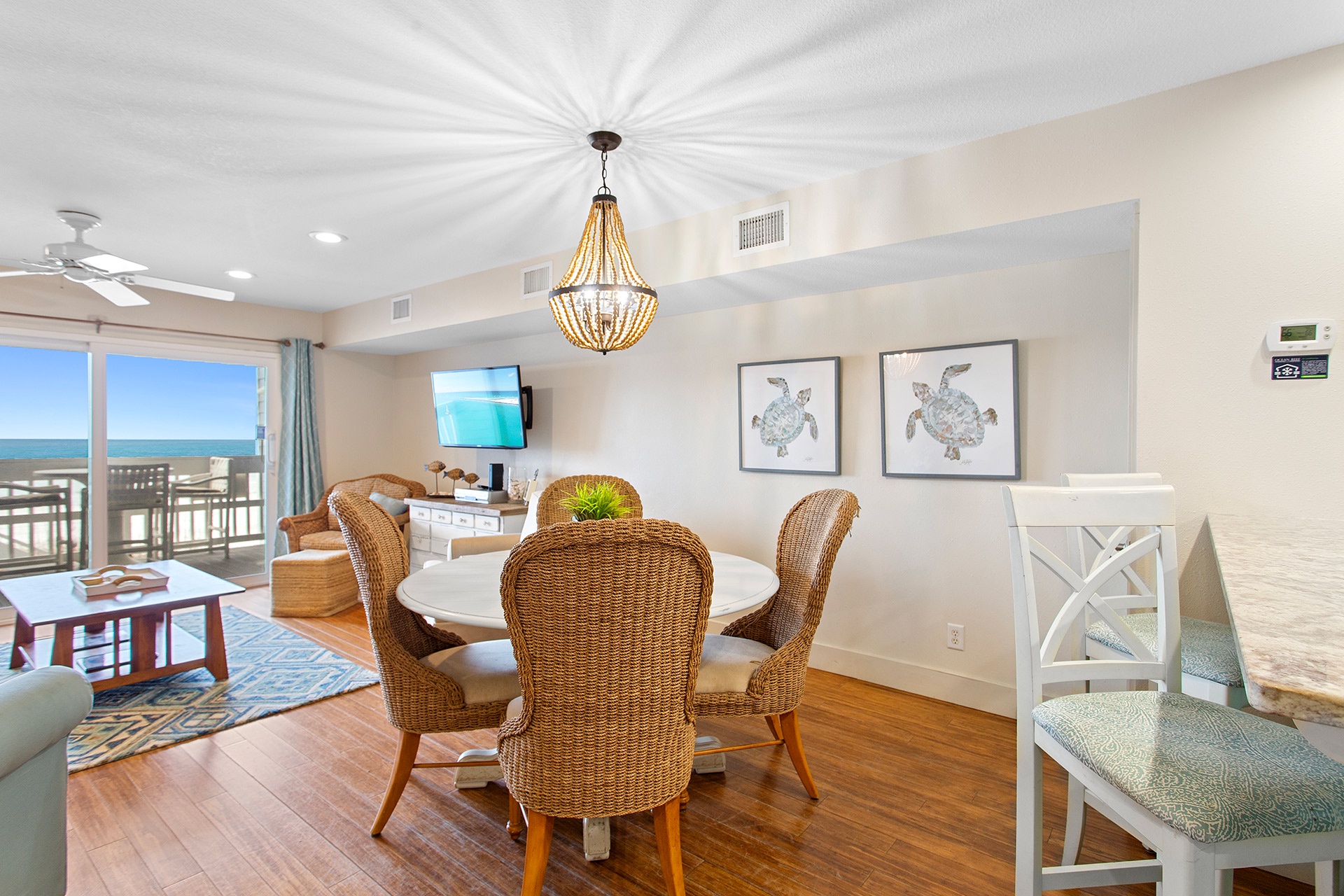 24-Shoreline-Villas-11-Dining