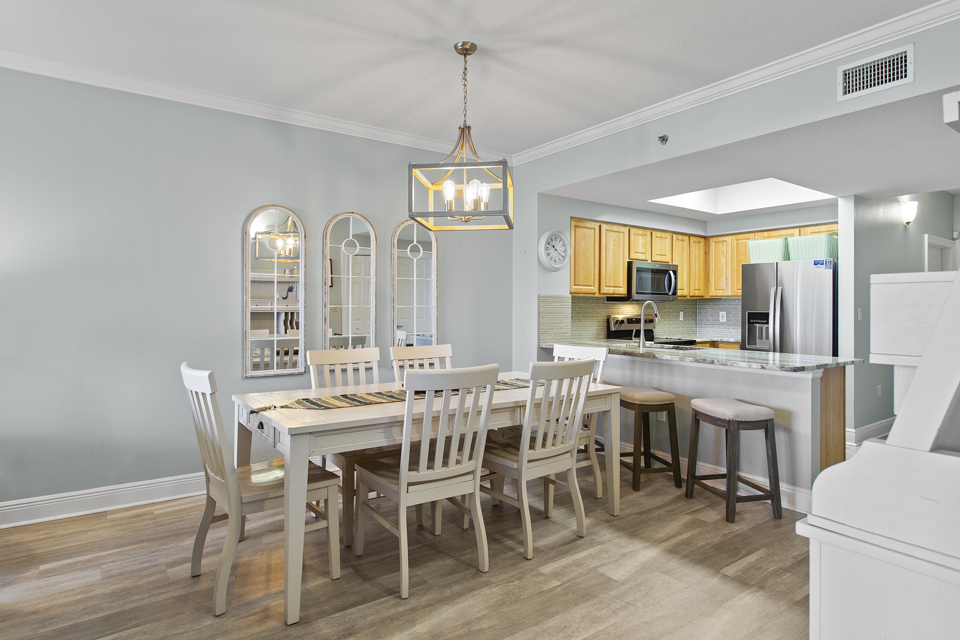 Ariel Dunes II 809 Dining Room