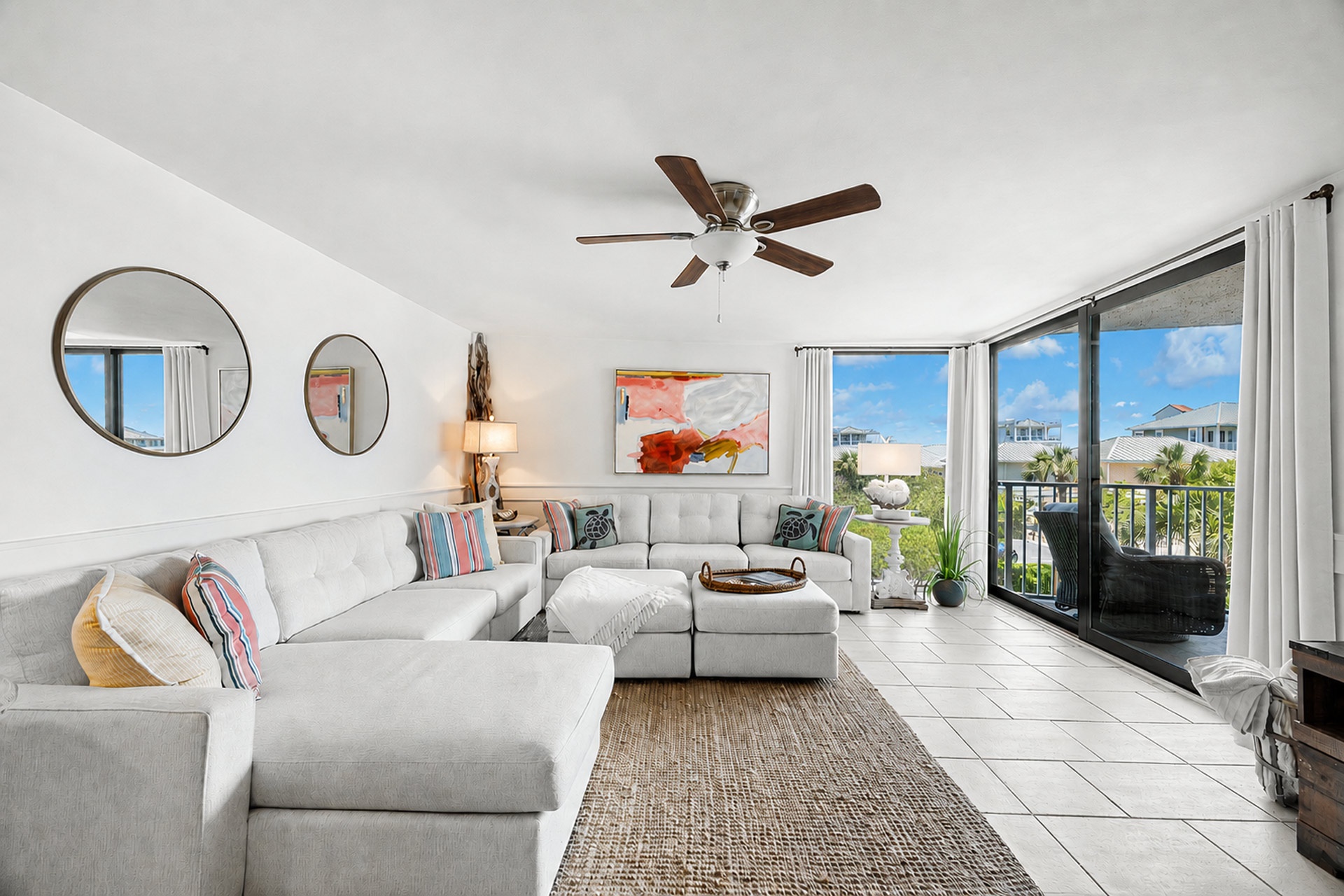 Mainsail 322 Living Room Alt
