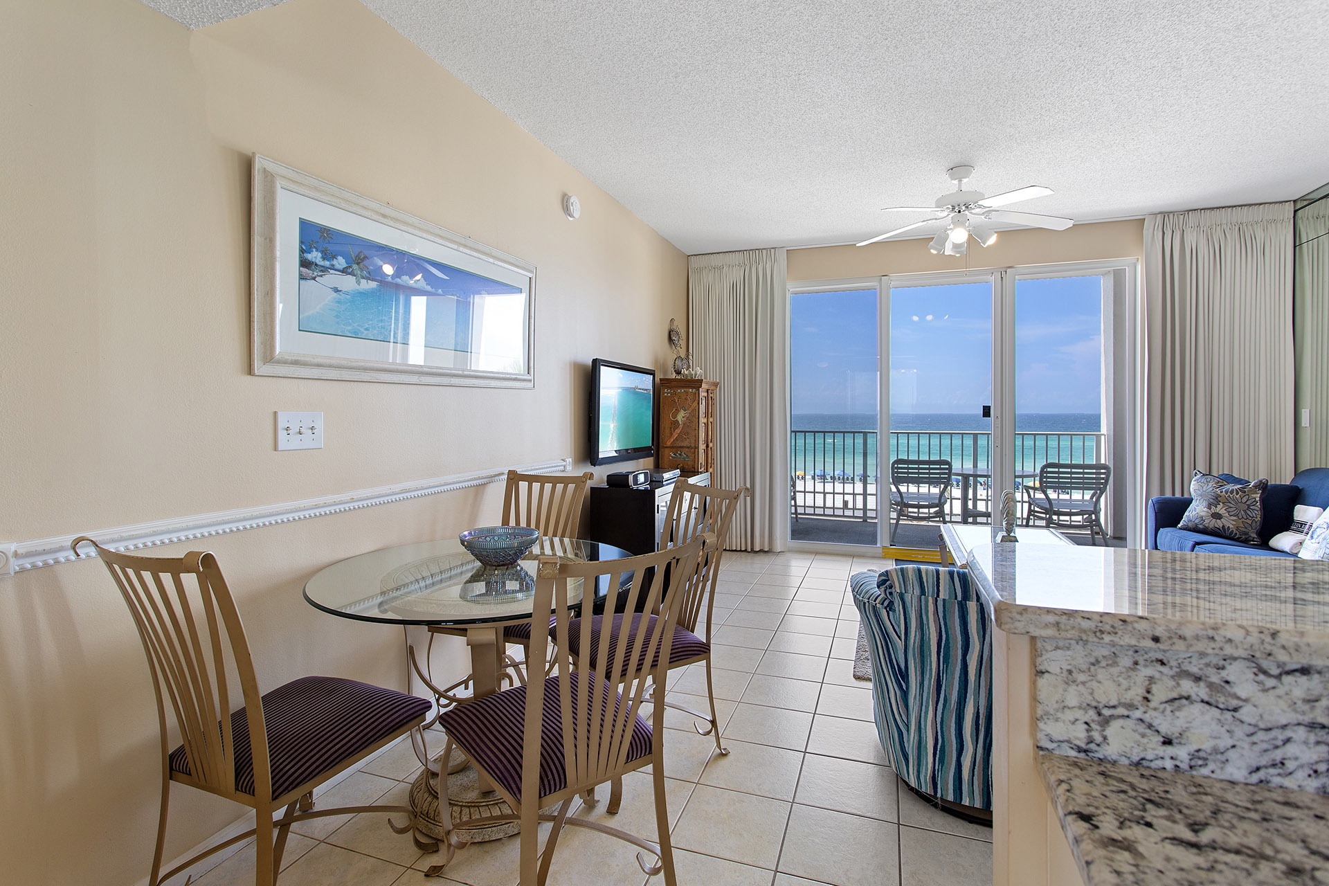 23-Majestic-Sun-209B-Dining