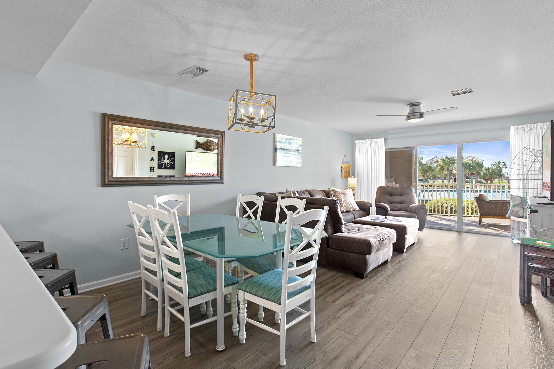 Amalfi Coast 118B Dining Room