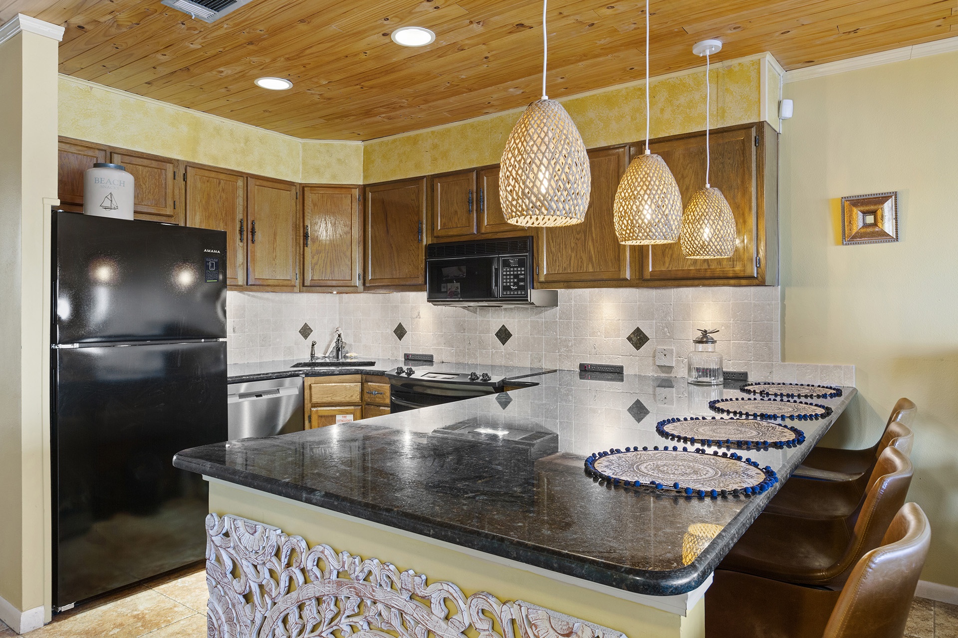 23-Sea-Haunts-3C-Kitchen