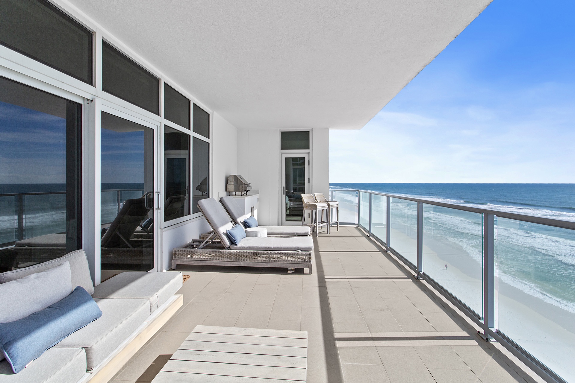 1900 Ninety Eight 802 Balcony