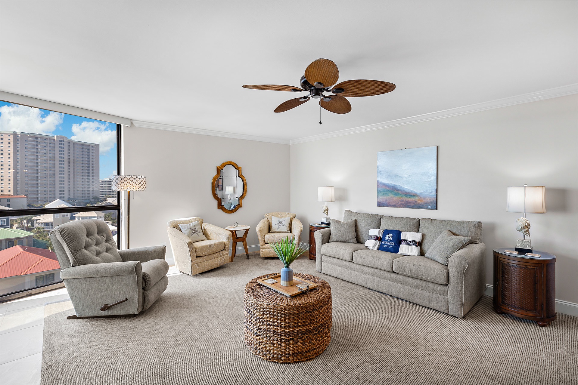 Mainsail 471 Living Room Alt