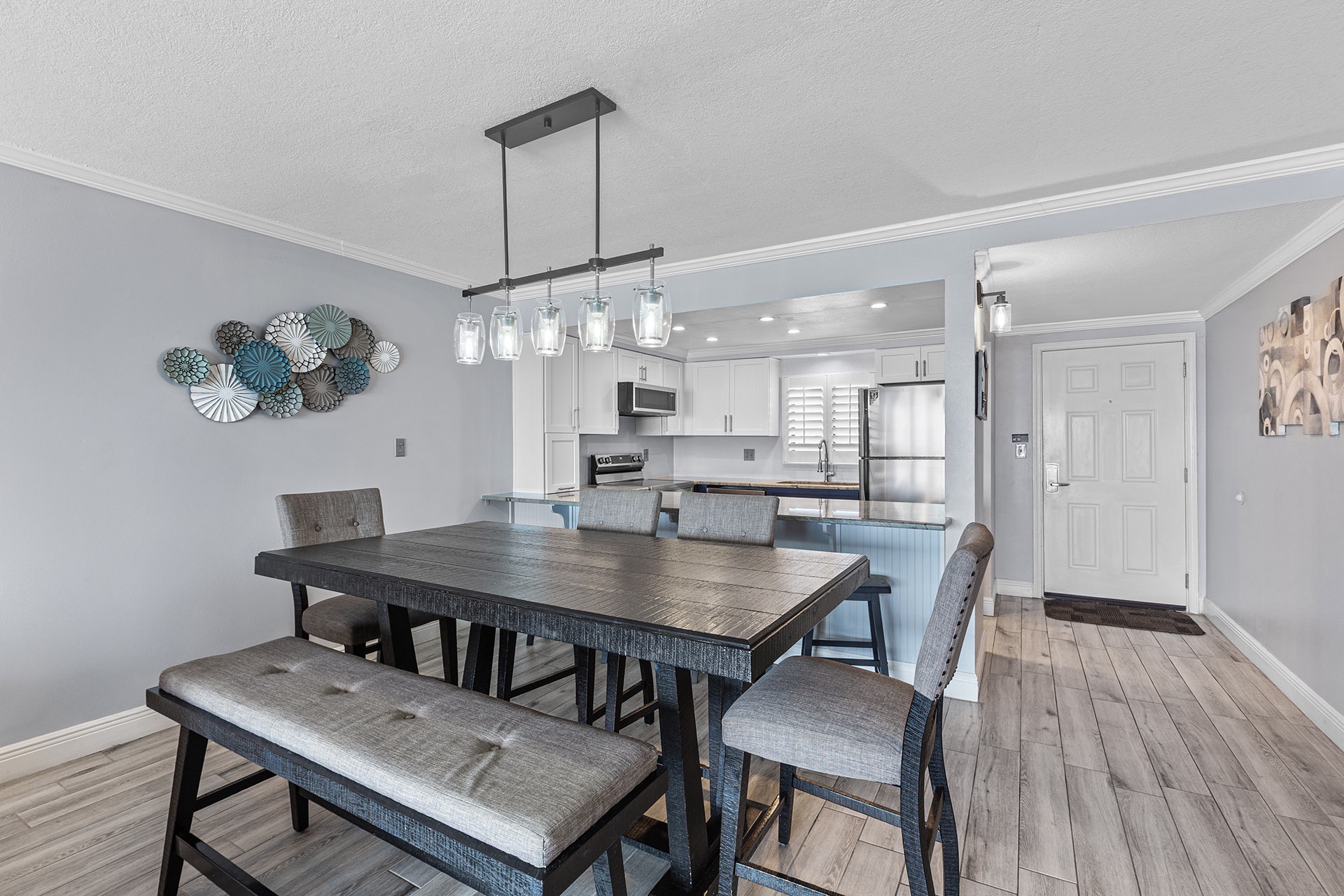 Huntington By The Sea 402 Dining