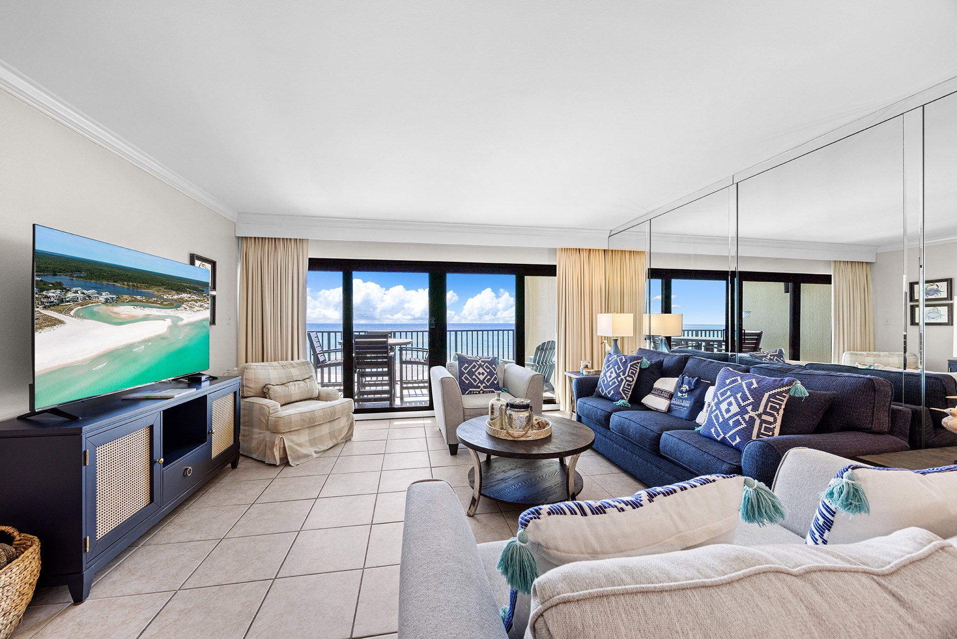 Huntington By The Sea 302 Living Room Alt